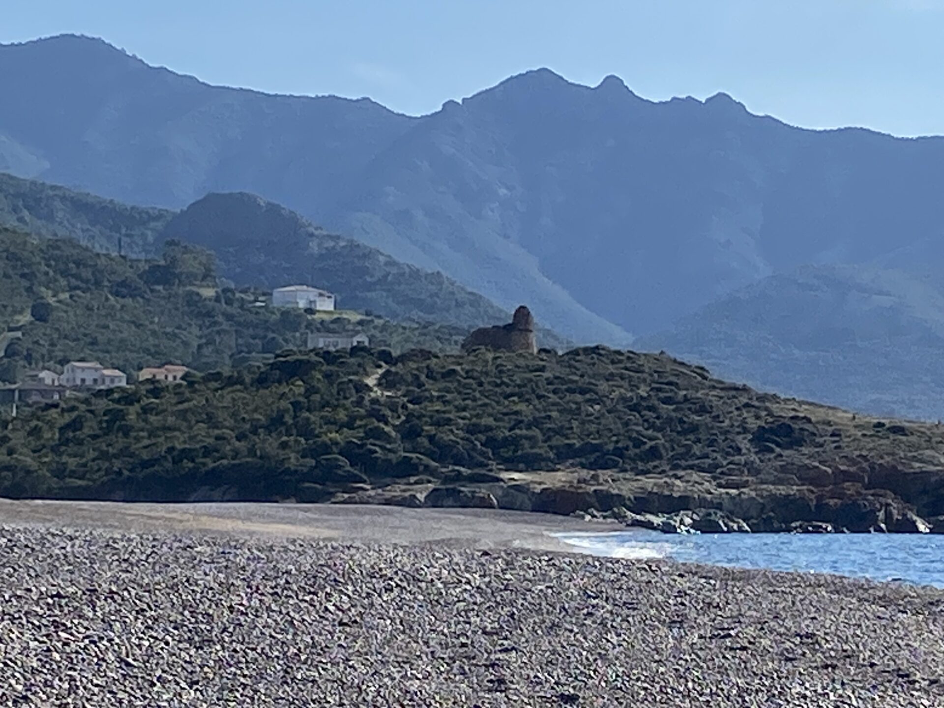 einsamer Strand bei Galeria